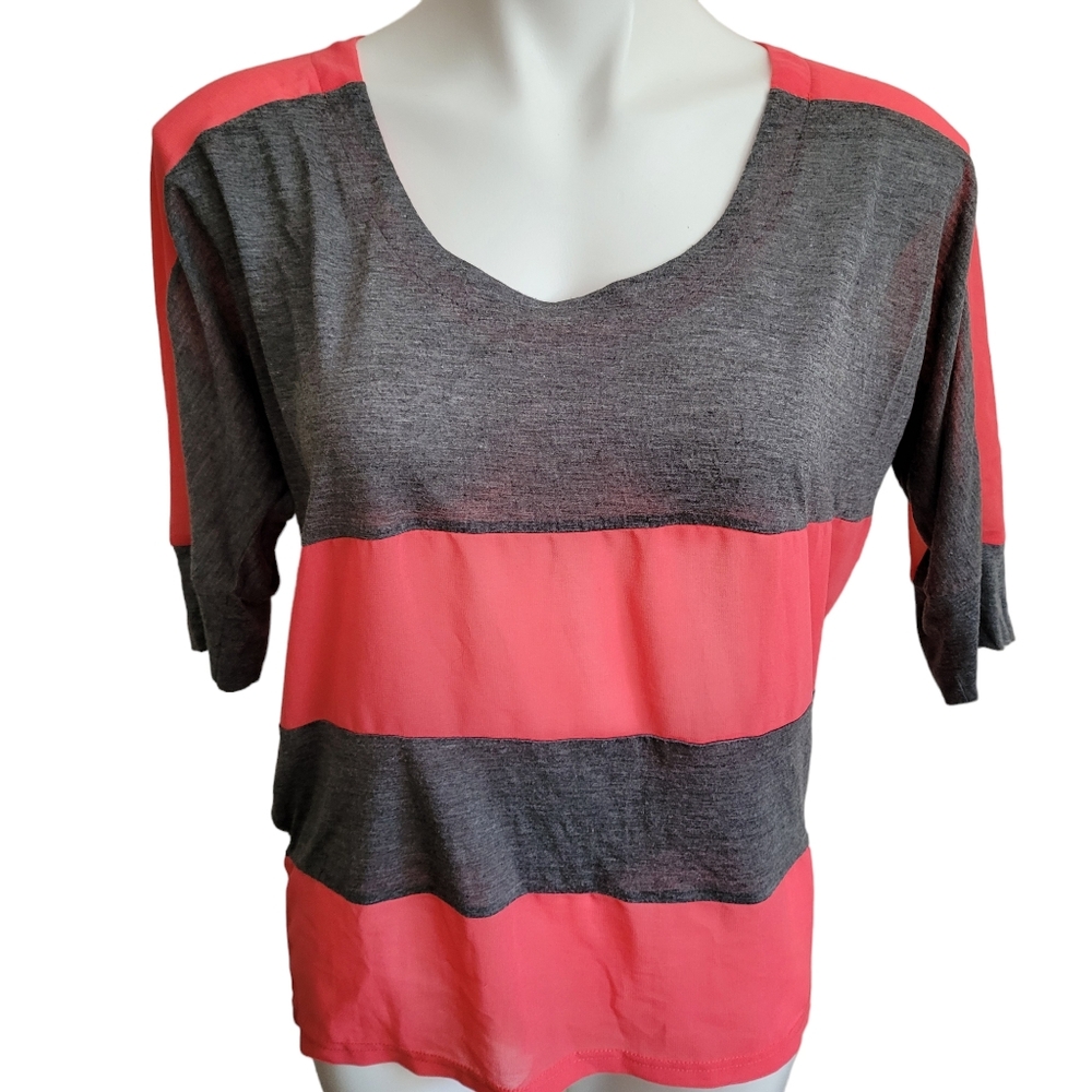 Lucca Couture M 3/4 Sleeve Top Gray and Pink/Blush High Lo